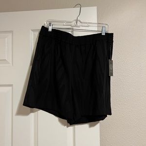 Vince Camuto Black Zebra Print Dress Shorts - Size Large